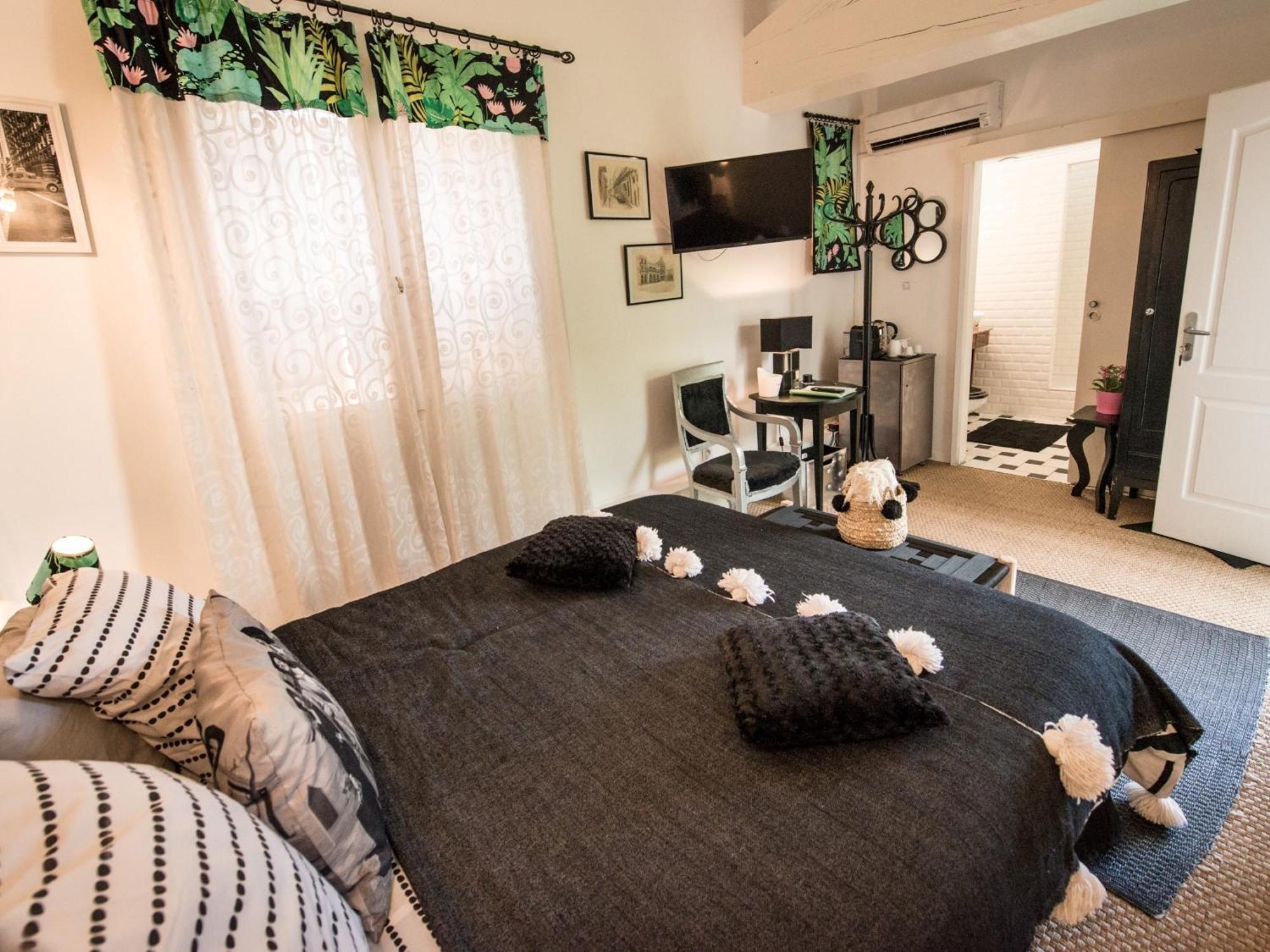 Chambre D'Hotes Villa Ambrosia Et Spa Narbonne Ruang foto